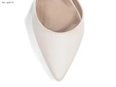 Imagem do Sapato Scarpin Via Torricella Salto Grosso Modelo Sandália