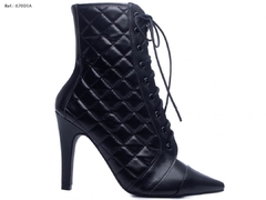 Imagem do Bota Bico Fino Feminina Torricella Matelassê Preto Salto Fino