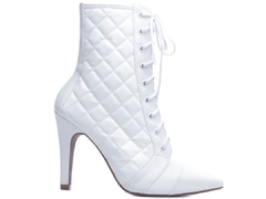 Bota Bico Fino Feminina Torricella Matelassê Branco Salto Fino - netpizante