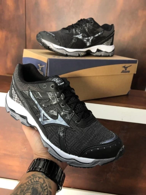 Tênis Masculino Modelo Mizuno Nirvana 9 Caminhada