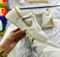 Tênis Feminino Dunk Low Retro - comprar online