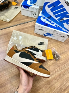 Tênis Modelo Air Jordan Low OG Travis Scott+ Um Cadarço