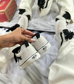 Tênis Modelo Vans Knu Skool Unissex 34 ao 43 Off White - netpizante