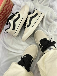 Tênis Modelo Vans Knu Skool Unissex 34 ao 43 Off White na internet