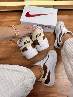 Tênis Feminino Air Force Shadow Branco /Caramelo na internet