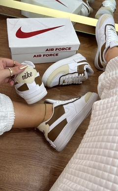 Tênis Feminino Air Force Shadow Branco /Caramelo