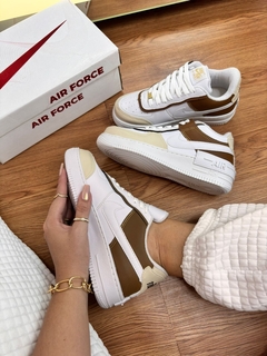 Imagem do Tênis Feminino Air Force Shadow Branco /Caramelo