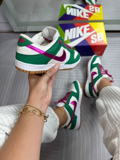 Tênis Feminino Modelo Dunk Law Verde/Pink-Frete Grátis Por Região - comprar online