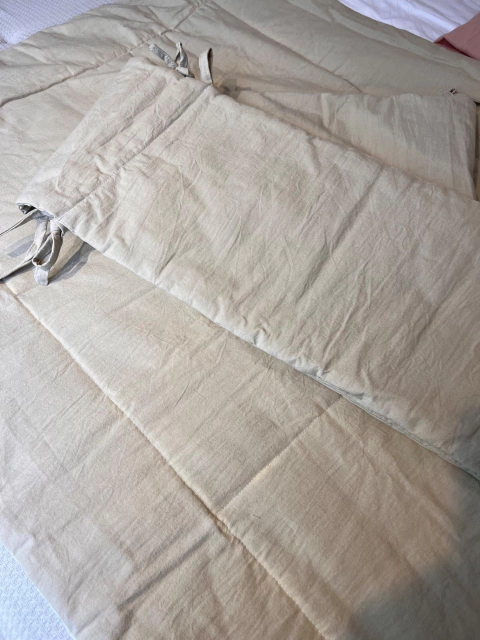 Acolchado & chichonera tusor natural.