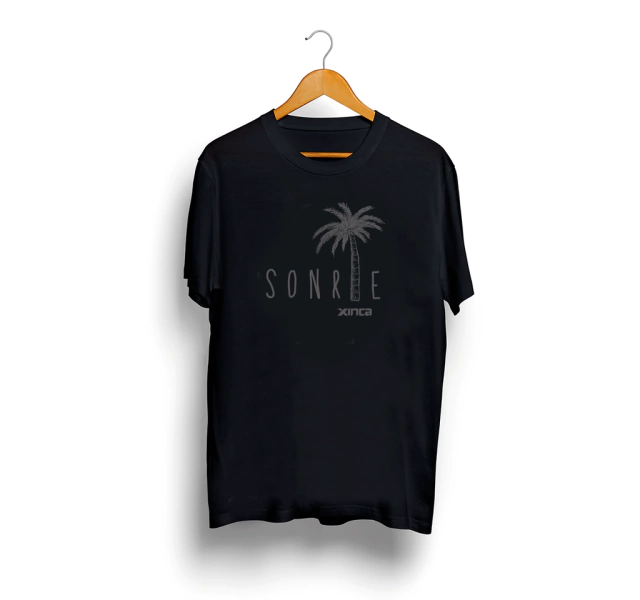 Remera Sonrie Negro