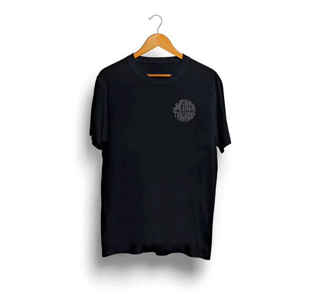 Remera Trashoes Negro