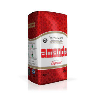 Paquete de yerba mate Amanda selección especial de 500 gramos visto en un ángulo lateral que muestra su diseño rojo y blanco