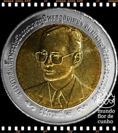 Km 410 Tailândia 10 Baht BE 2547 (2004) XFC Bimetálica # 70° Aniversário da Universidade de Thammasat © - comprar online