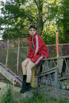 MAGIC CITY CAMPERA ROJA en internet