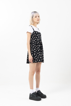 Julia Sullivan vestido flores en internet