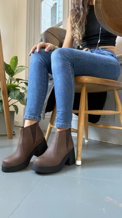 Art NENA/750 Chocolate - comprar online