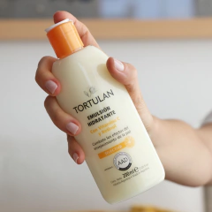 Emulsión Hidratante con Vitamina C y Retinol - comprar online