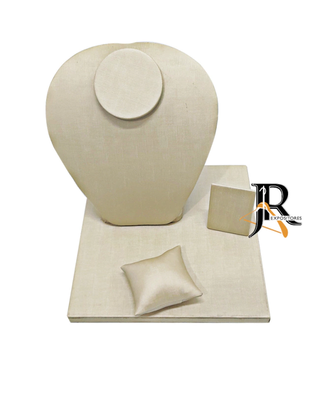 Kit com uma Base, um Expositor de Brinco Pequeno, um Expositor Almofada e um Expositor de Colar Busto Grande