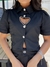 camisa com coração no decote