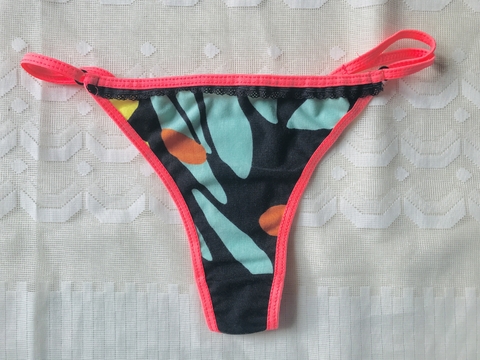 Tanga regulable