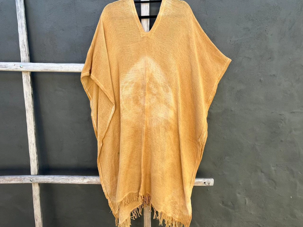 Poncho extra largo de hilo - TINTES NATURALES