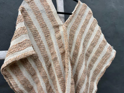 PONCHO SAUCE CORTO