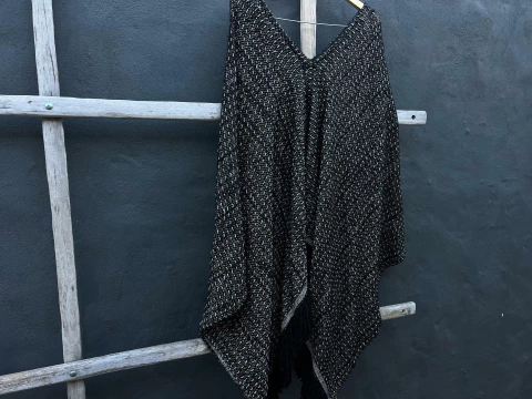 Imagen de PONCHO DE LANA SOUFFLE MEDIO