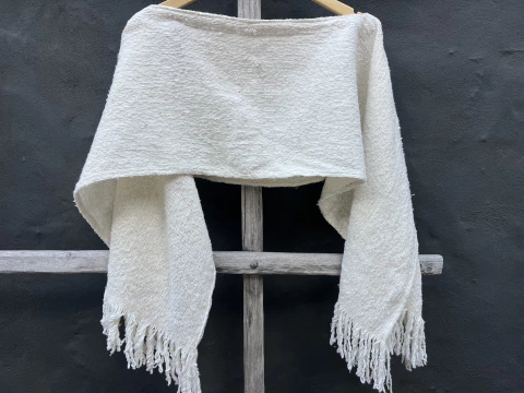PONCHO DE LANA CORTO