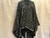 Poncho medio de lana clásico - negro en internet