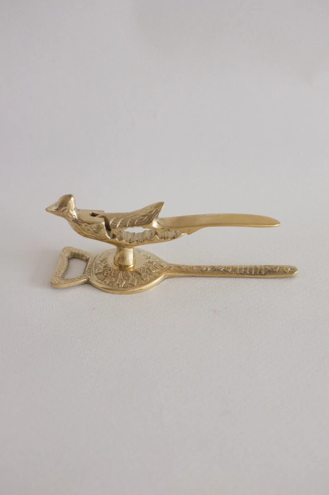 ROMPE NUECES Y ABRIDOR PÁJARO ~ BRONCE