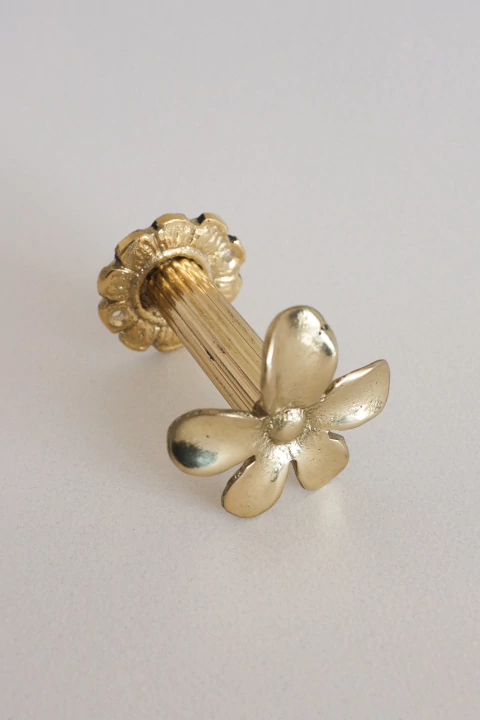 PERCHA FLOR ~ BRONCE