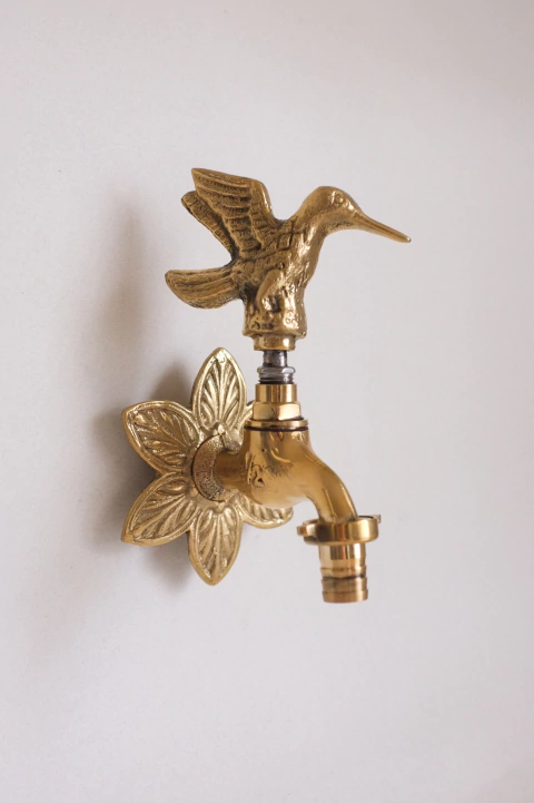 CANILLA DE EXTERIOR COLIBRÍ ~ BRONCE