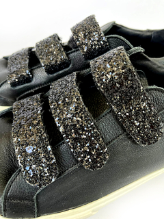 STAR en glitter negro con estrella blanca - (copia) - Canela