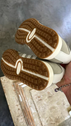 ALMA en gamuza gris tiza - Canela