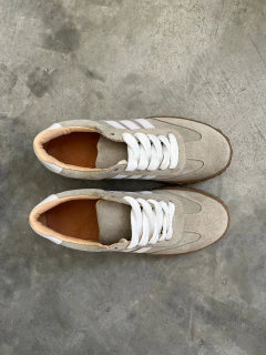 Image of ALMA en gamuza gris tiza