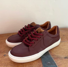 CAMILE en cuero bordo on internet