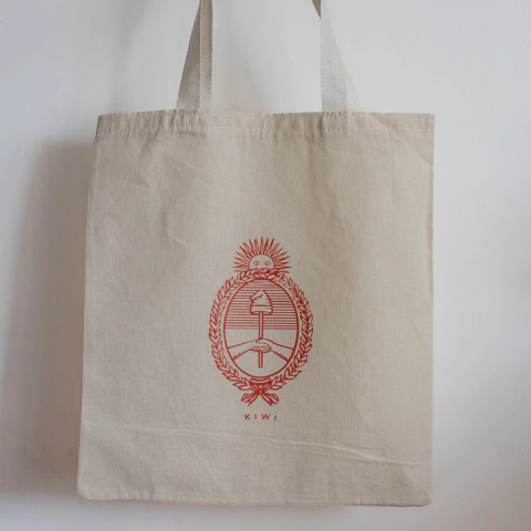 Tote liviana Kiwi "Escudo argentino" - ladrillo - comprar online