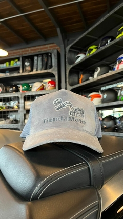 GORRA TIENDAMOTO FIST GREY - comprar online