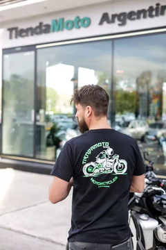 REMERA MOTORCYCLE NEGRO/VERDE en internet