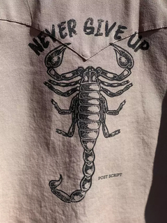 CAMISA POST SCRIPT CLAY SCORPION BEIGE en internet