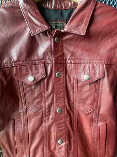 CAMPERA CUERO GENUINE LEATHER BORDO en internet