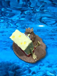 Enfeite aquário bob esponja na areia 6x5,5x6cm - Bixo D'Agua