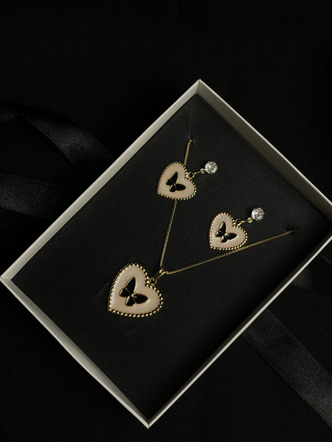 Conjunto Coração com borboleta