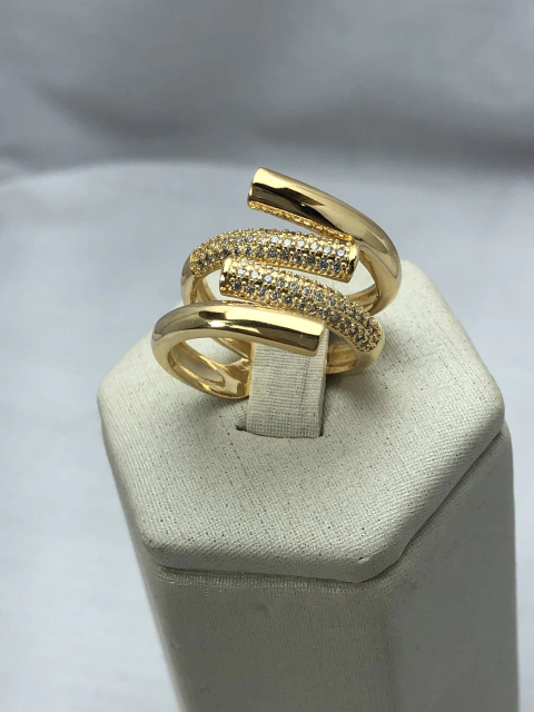 Anel Geométrico Hipérbole Cravejado