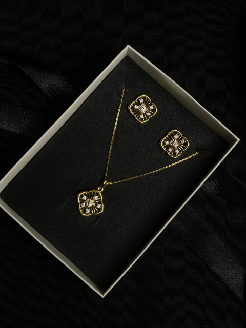 Conjunto Flor vazada