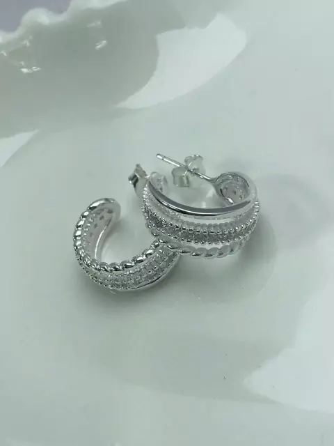 Brinco Aro Triplo Cravejado em pedras