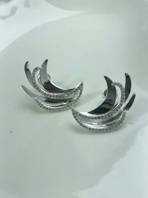 Brinco Folhas Cravejado com pedras em prata