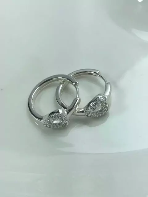 Argola Coração Cravejada em Pedras