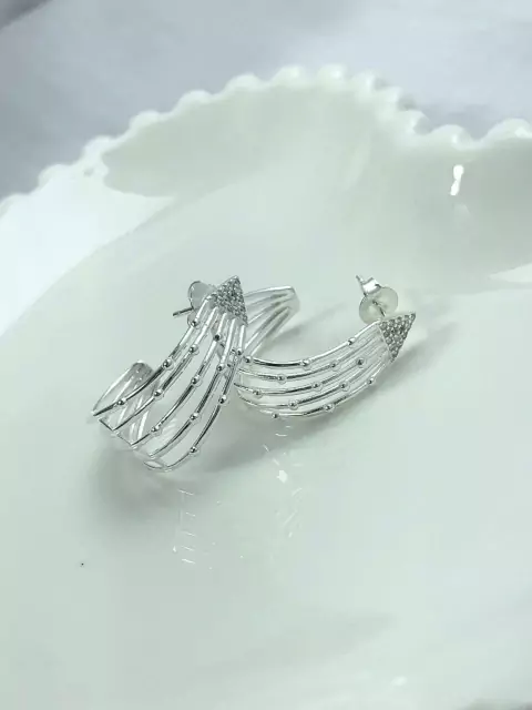 Brinco Arco Triângulo Cravejado