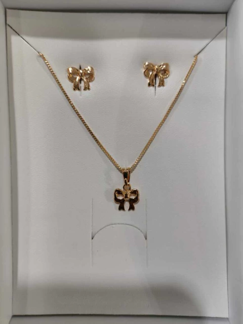 Conjunto de lacinho dourado infantil